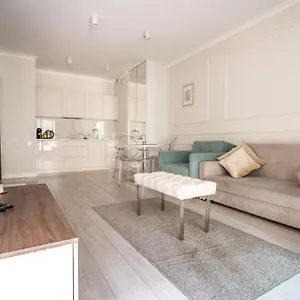https://comfortable-apartment-mennica-residence-warsaw.warsawhotelspoland.com